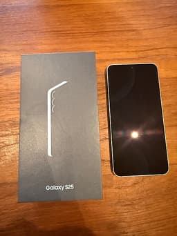 Samsung Galaxy S25 smartphone 128 GB Silver Shadow