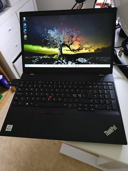 Lenovo ThinkPad P15v G2 15"