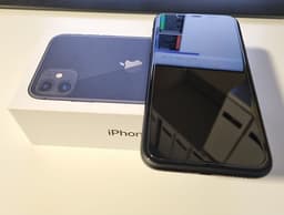 Svart iPhone 11 64 GB i absolut nyskick