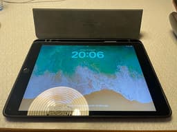 iPad 7:e gen (32 GB) Wi-Fi – Mycket fint skick!