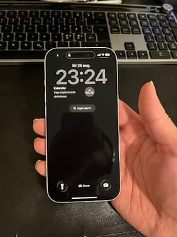 iPhone 17 Vit 256 GB – Perfekt skick, endast 2 cykler!