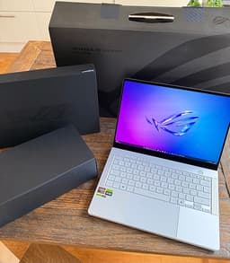 ASUS ROG Zephyrus G14 2025 – RTX 5070 / Ryzen AI 9 HX 370