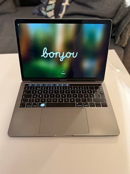 MacBook Pro 13” (2018) – Touch Bar – i7 2.7 GHz