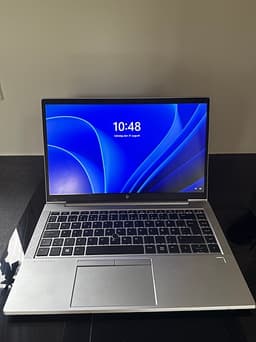HP Elitebook G8 840 14”