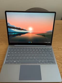 Microsoft Surface Laptop Go 3 i5-12th/8/256/99% Batterihälsa