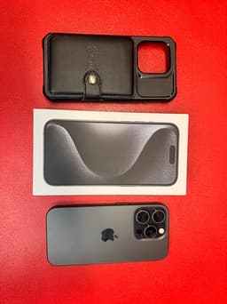 Apple iPhone 15 Pro 128GB Svart Titan – Som ny (100% batterihälsa)