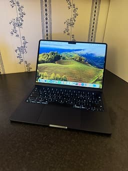 MacBook Air 13 M3 10-core GPU / 16 GB / 256 GB SAF