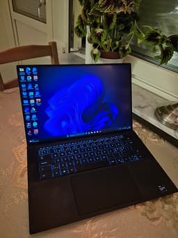 Dell Precision 5560 – i9 / 32GB RAM / RTX A2000 / 512GB SSD