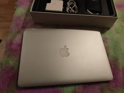 Apple MacBook Pro 13 tum silver laptop