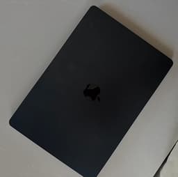 MacBook Air 15” M3 – 256 GB – Midnatt