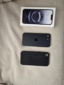 iPhone 16e 128 GB svart