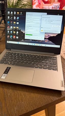 Lenovo bärbar dator 14" silver med Intel i3 och 4 GB RAM