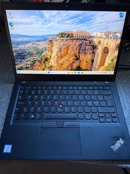 Lenovo ThinkPad T490s bärbar dator 14" svart