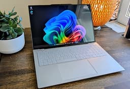 Acer Swift Air 16" OLED - Ryzen 7 350, 32GB, 1TB (1,1 kg)