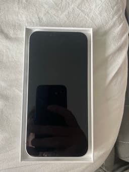 Apple iPhone 16 E 128 GB vit
