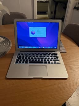 MacBook Air 13” 2017 – 8GB RAM – 128GB SSD