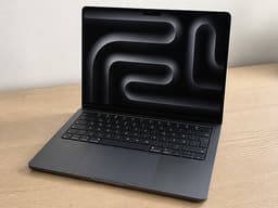 MacBook Pro 14" M4 16/512 GB - Rymdsvart