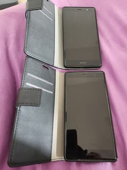 Sony XZ2 Premium 64-512 GB 2St, med en trådlös laddare speciellt gjord för dessa