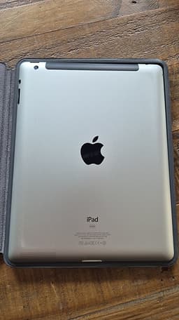 Apple iPad 3 64 GB Wi-Fi + Cellular – Smart Case