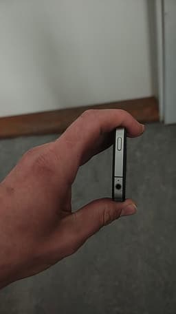 Apple iPhone 4