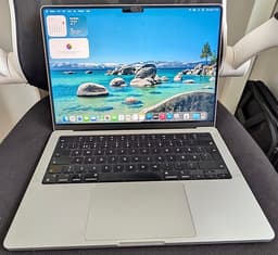 Apple MacBook Pro laptop 14 tum silver