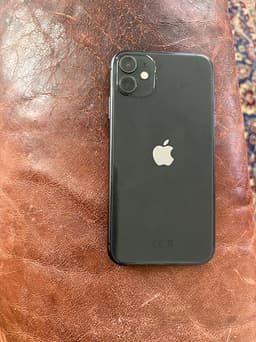 iPhone 11 i fint skick!
