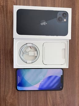 Apple iPhone 13 128 GB svart