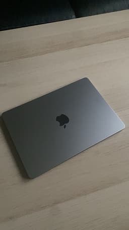 Apple MacBook Air M2 (Köpt 2023)