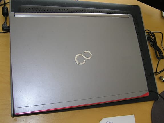 Fujitsu Lifebook U7511 15"