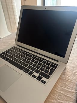 MacBook Air (13-inch, 2017)