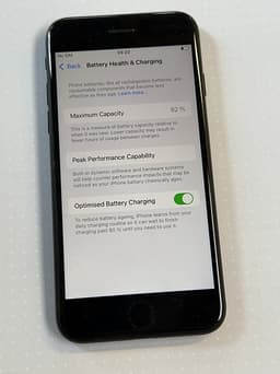 Apple iPhone SE (2gen) batterihälsa 92%