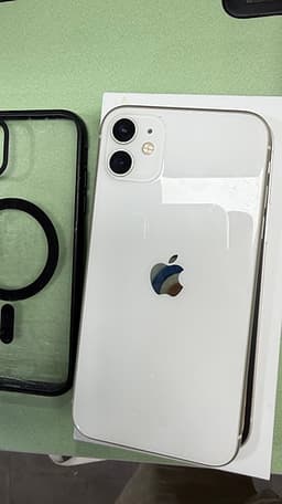 iPhone 11 5G vit olåst 64GB nyskick.