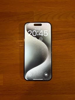 iPhone 15 Pro 128GB – Ny skärm – Naturligt titan