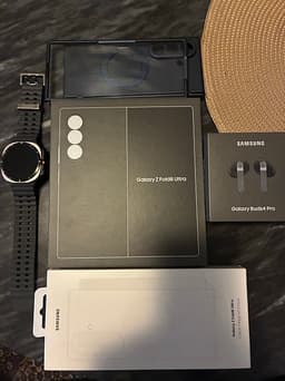 Samsung Galaxy Z Fold 8 ultra 256 GB buds4 pro Watch ultra