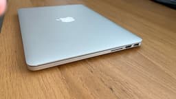 Macbook Pro Retina 13 tum mid 2014 med trasig skärm och utan batteri