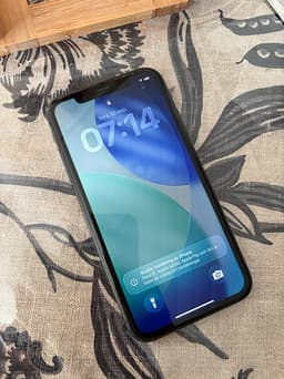 Apple iPhone 11 64 GB svart