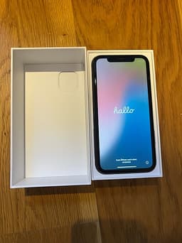 Apple iPhone 11 smartphone svart