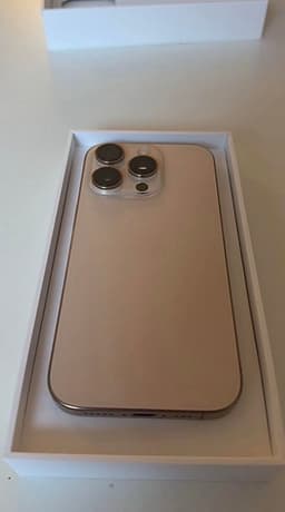 Apple iPhone 16 Pro max smartphone guld