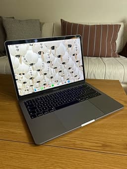 Apple MacBook Pro 13 tum space gray laptop