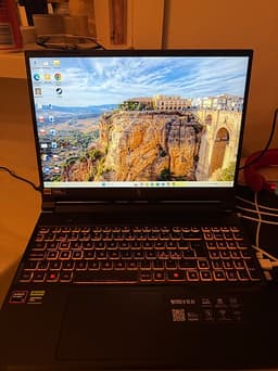 Acer Nitro V16 AI – Ryzen 7 / RTX 5070 / 16GB / 1TB SSD