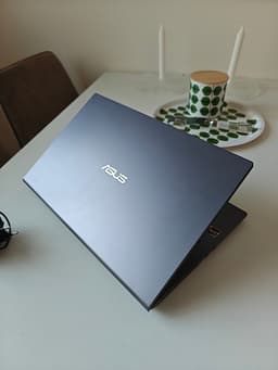Asus Vivobook 16"
