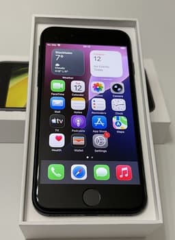 iPhone SE (2022) 64GB-Snappy 5G (3rd Generation