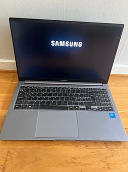 Samsung Galaxy Book4 Core3-100U/8/256/IPS 15.6” bärbar dator