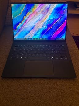 Asus Zenbook 14 OLED 3k pekskärm 120Hz