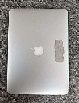 MacBook Air 13” – Intel Core i7 – 8 GB RAM – 128 GB SSD