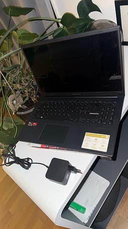 Asus laptop 15 tum svart