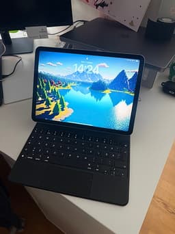iPad Air 11 tum Wi-Fi + Cellular 128 GB - rymdgrå med Apple Magic Keyboard