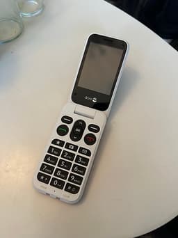 Doro mobiltelefon med stora knappar 128 GB röd/vit