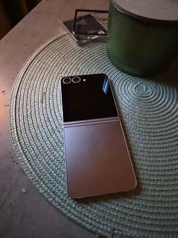 Samsung Galaxy Z Flip 6