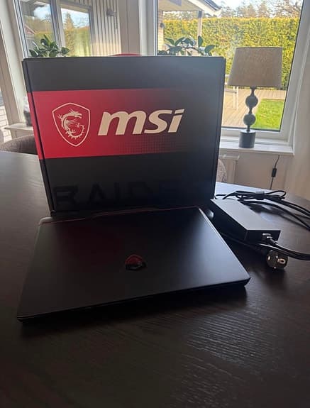 MSI Raider GE78HX 17"